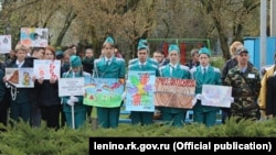 Митинг против террора в поселке Ленино, Крым, 8 апреля 2017 год