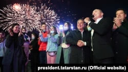 Сентябрь "ковидного" 2020-го. Рустам Минниханов и Ильсур Метшин празднуют победу на выборах.