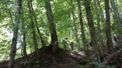 Дійти до Голубого озера: туристичними стежками Криму (відео) Дійти до Голубого озера: туристичними стежками Криму (відео)