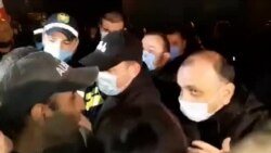 დაპირისპირება აქციის მონაწილეებს და პოლიციას შორის დაპირისპირება აქციის მონაწილეებს და პოლიციას შორის