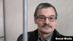 Рафис Кашапов в суде, апрель 2015 года
