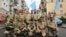 Колонна военных, в составе которой была колонна из Крыма, стартовала возле парка Тарасу Шевченко в Киеве, далее прошлась по Крещатику до Майдана Независимости