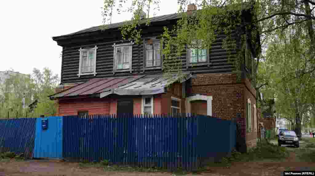 Квартал сто лет назад строили для инженеров Волго-Вишерского акционерного общества (будущего завода имени Серго). Этот район тогда считали элитным, потом, уже в советское время, именно здесь жила почти вся городская интеллигенция. 