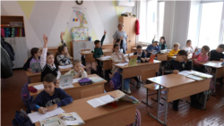 Tot mai mulți copii din stânga Nistrului aleg să învețe limba română. Cu ce probleme se confruntă școlile Tot mai mulți copii din stânga Nistrului aleg să învețe limba română. Cu ce probleme se confruntă școlile