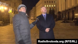 Депутат Андрей Артеменко (справа)