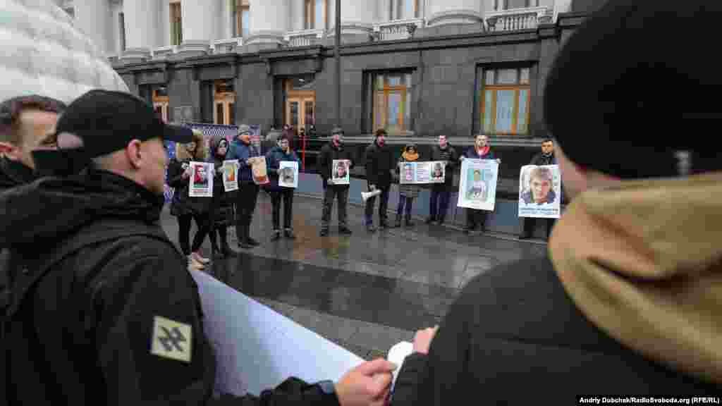 За даними Радіо Свобода – з власних джерел – усі троє обвинувачених є у списках для обміну, який, згідно з домовленостями Тристоронньої контактної групи в Мінську, має відбутися ще до Нового року