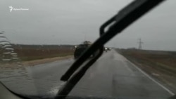 Колонна российской военной техники прошла в сторону Красноперекопска (видео) Колонна российской военной техники прошла в сторону Красноперекопска (видео)