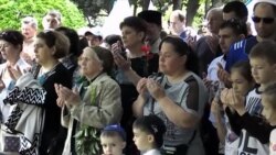 В Ялте почтили память о жертвах депортации и провели молебен (видео) В Ялте почтили память о жертвах депортации и провели молебен (видео)