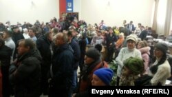 Протестующие торговцы в здании Законодательного собрания Калуги
