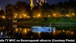 Затонувший теплоход в Вологде