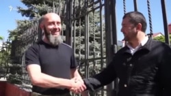 Задержанного крымского активиста Изетова отпустили из «Центра Э» (видео) Задержанного крымского активиста Изетова отпустили из «Центра Э» (видео)