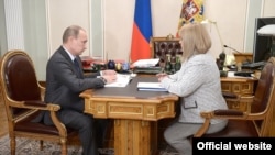 Россия. Элла Памфилова и Владимир Путин. Москва, Кремль, 06.05.2015