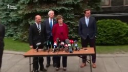 «Ми продовжуємо протистояти «Північному потоку-2» – сенатори США після зустрічі із Зеленським (відео) «Ми продовжуємо протистояти «Північному потоку-2» – сенатори США після зустрічі із Зеленським (відео)