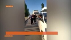 Даҳҳо мошини боркаш Тоҷикистон дар Қирғизистон дармондаанд. Даҳҳо мошини боркаш Тоҷикистон дар Қирғизистон дармондаанд.