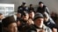 Російські силовики у приміщенні, де проходило засідання «Кримської солідарності». Судак, 27 січня 2018 року