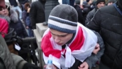 Столкновения в центре Киева: полиция применяет слезоточивый газ (видео) Столкновения в центре Киева: полиция применяет слезоточивый газ (видео)