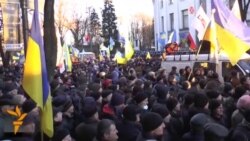 Protesters Outside Ukrainian Parliament Demand Government Resignation Protesters Outside Ukrainian Parliament Demand Government Resignation