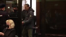 Прокуроры потребовали приговорить Алексея Навального к штрафу Прокуроры потребовали приговорить Алексея Навального к штрафу