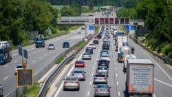 Экономическая среда: проездной по Германии, теперь - для легковых автомобилей Экономическая среда: проездной по Германии, теперь - для легковых автомобилей