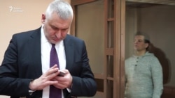 В России суд оставил украинского журналиста Романа Сущенко под арестом (видео) В России суд оставил украинского журналиста Романа Сущенко под арестом (видео)