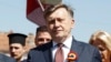 Crin Antonescu este susținut de partidele din coaliția de guvernământ, PSD-PNL-UDMR. El a mai candidat la Președinție în 2009, când s-a plasat pe locul III, după Traian Băsescu și Mircea Geoană care au intrat în turul 2.