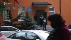 Симферополь: подробности задержания крымскотатарской активистки Яшлавской (видео) Симферополь: подробности задержания крымскотатарской активистки Яшлавской (видео)