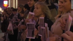В Петербурге прошел флешмоб в поддержку Андрея Пивоварова В Петербурге прошел флешмоб в поддержку Андрея Пивоварова
