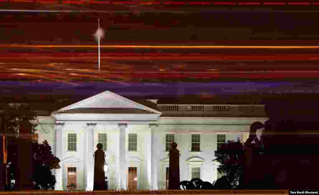 Белый дом (Вашингтон, США). Это резиденция президента США. Его построили между 1792 и 1800 годами. Стиль – неоклассика. Первым жильцом Белого дома стал второй президент США Джон Адамс