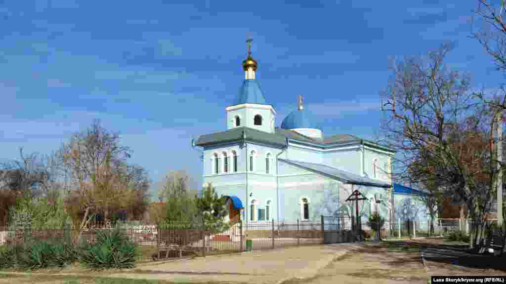 В селе действует храм иконы Божией Матери «Казанская». Уникальное здание перестроено из бывшего помещичьего дома, в котором в советское время была школа