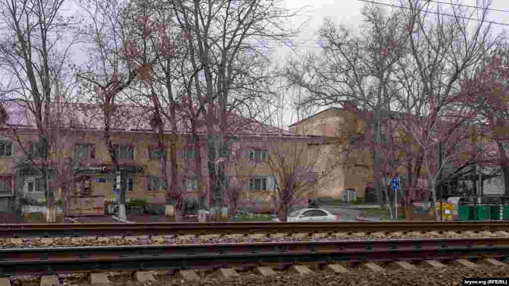 Улица Ленина в Перово – не главная, тянется вдоль железнодорожного полотна