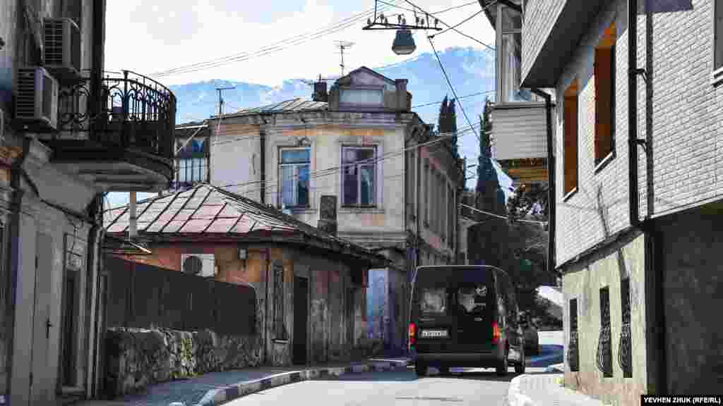 Вулиця Кірова, 72 – багатоквартирний будинок 1917 року 