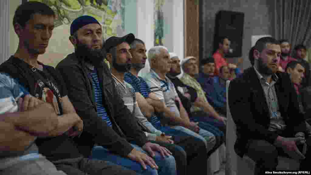 «На заході в Старому Криму було багато місцевих активістів, це вийшло одне з найчисленніших за кількістю учасників наше щомісячне зібрання «Кримської солідарності», – заявив координатор Кримської контактної групи з прав людини Абдурешит Джеппаров.