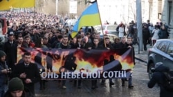Во Львове студенты провели шествие в честь третьей годовщины Майдана (видео) Во Львове студенты провели шествие в честь третьей годовщины Майдана (видео)