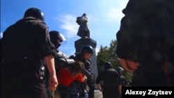 Задержание участника акции во Владивостоке
