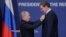Президент России Владимир Путин награждает президента Сербии Александра Вучича орденом Александра Невского. Белград, Сербия, 17 января 2019 года