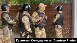 Обыск в домах крымских татар в Крыму 7 июля 2020 года