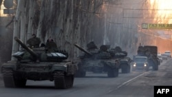 Колонна танков "ДНР" в Макеевке, Донецкая область, 18 февраля 2015 года