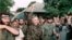 Аслан Масхадов в окружении сторонников, Грозный, 23 июля 1995 года