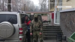Адвоката Курбедінова доставили в суд (відео) Адвоката Курбедінова доставили в суд (відео)