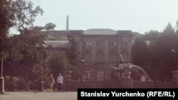 Керченская гимназия №2, расположенная в историческом здании в центре города, 2014 год