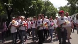 Полиция Молдовы остановила ЛГБТ марш во избежание столкновений (видео) Полиция Молдовы остановила ЛГБТ марш во избежание столкновений (видео)
