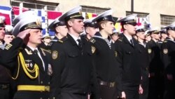 Бывшие севастопольские курсанты стали офицерами украинского флота (видео) Бывшие севастопольские курсанты стали офицерами украинского флота (видео)