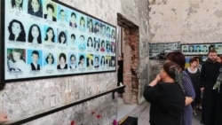 Згадуючи жах і мужність під час захоплення школи в Беслані (відео) Згадуючи жах і мужність під час захоплення школи в Беслані (відео)