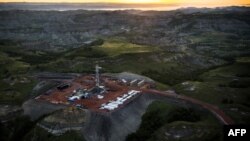 Добыча сланцевой нефти в Северной Дакоте. В ближайшие пять лет, по прогнозам Международного энергетического агентства, США обеспечат почти половину прироста общемировой добычи нефти.