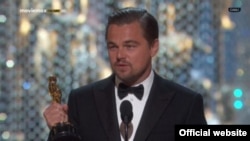 The Oscar for Actor in a Leading Role goes to Leonardo Di Caprio -