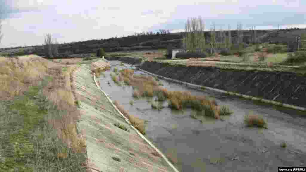 Слідом за Білогірським почало міліти і Тайганське водосховище. Колись велике водосховище об'ємом 13,8 мільйона кубометрів води почало нагадувати ставок