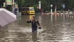 Ливень в Симферополе: затоплены некоторые районы города (видео) Ливень в Симферополе: затоплены некоторые районы города (видео)