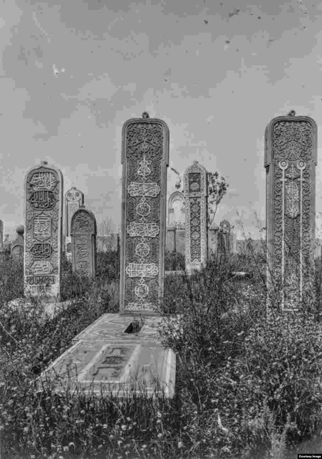 Темир-Хан Шураялъул хабзал, 19 гIасру (тарихчIужу ТахIнаева ПатIиматил архивалдаса)