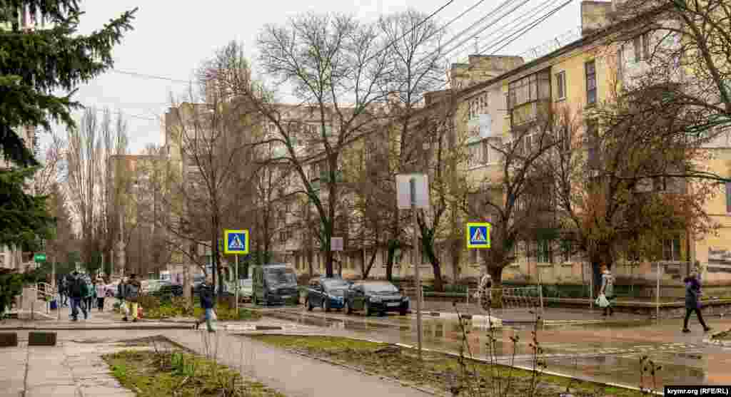 Улица Яблочкова – центральная магистраль поселка симферопольских энергетиков