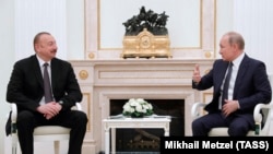 Владимир Путин и президент Азербайджана Ильхам Алиев во время встречи в Кремле, 13 июня 2018 года